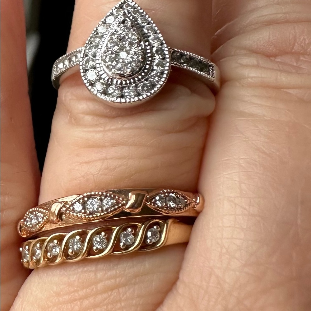 Sale 🌺10k white gold ring tear drop diamond cluster PRICE FIRM